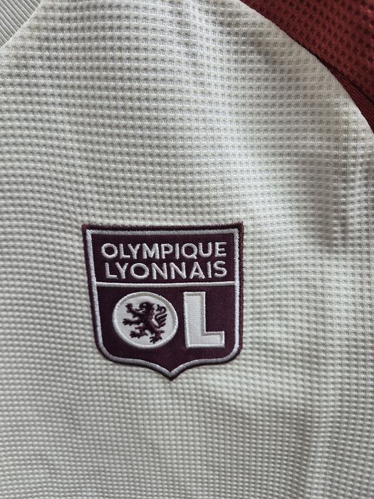 Vând tricou de fotbal