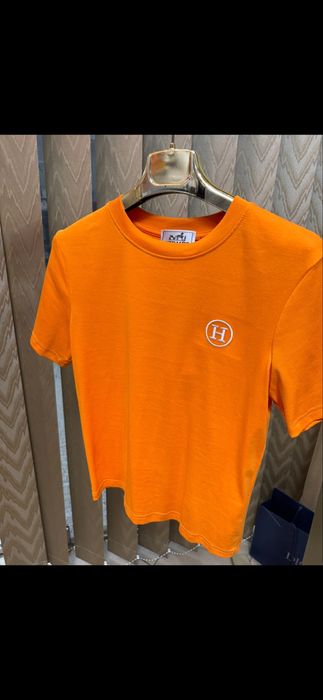 Блуза спортно-елегантна  тениска