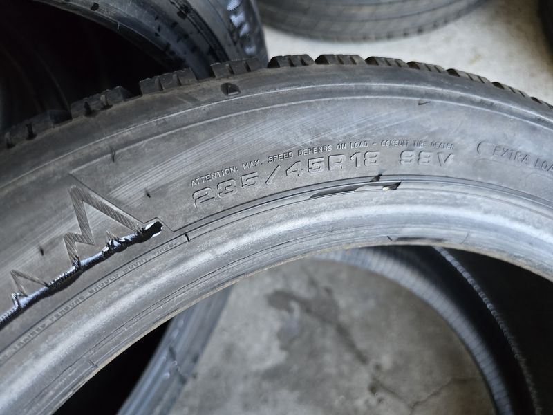 235/45/18 DUNLOP 4бр