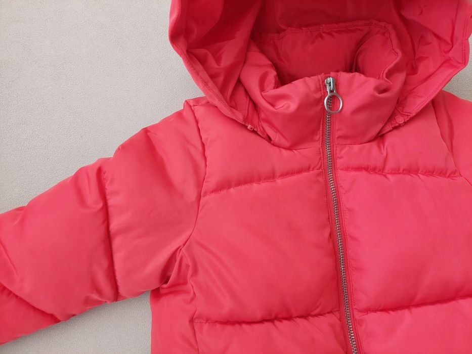 Продавам запазено детско зимно яке ZARA