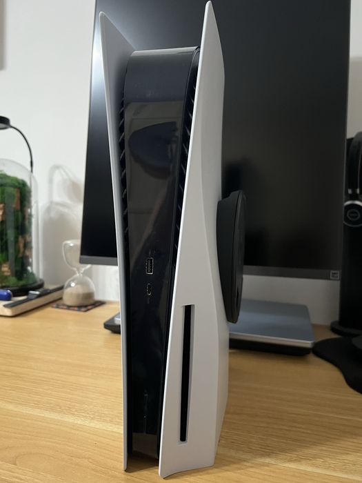 PS5 Disk Edition ca Nou + 2 jocuri