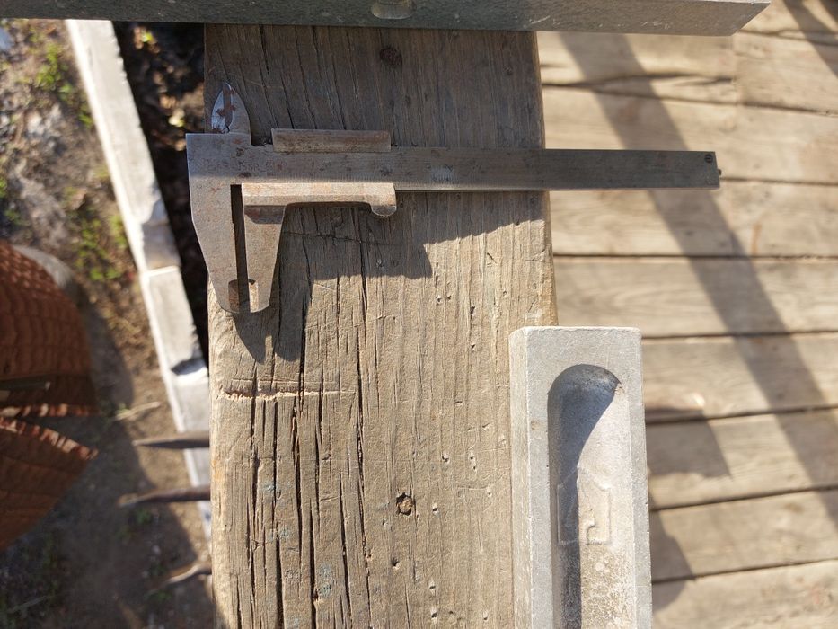 Продам уровни и  другое