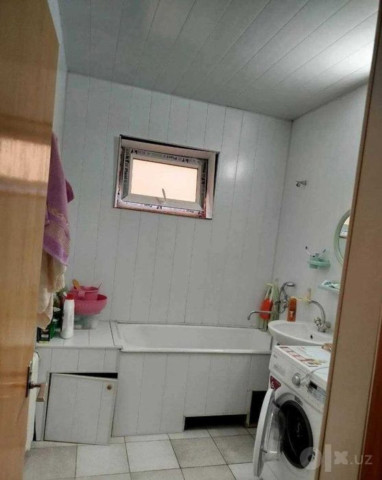 Продаю квартиру.Юнусабад 18 Шабода кафе бывший  Саратон 3/4/4 77 СЕРИЯ