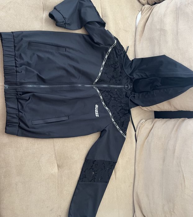 Суичър с дантела GUESS