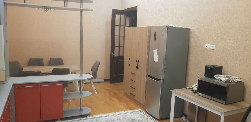Сдается 3-х уровнев дом возле парка Бобура
