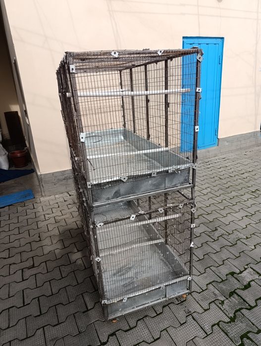 Клетка вольер сотилади.