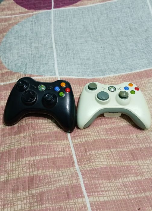 Xbox 360 in stare foarte bună, ne folosit din ianuarie anul 2025, 7 jocuri incluse două controlăre perfec funcționale