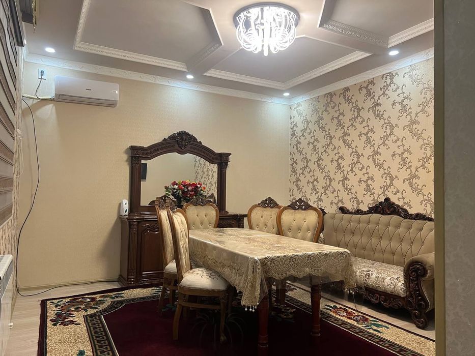 Продается дом 2 сотки в центре города цена 100000