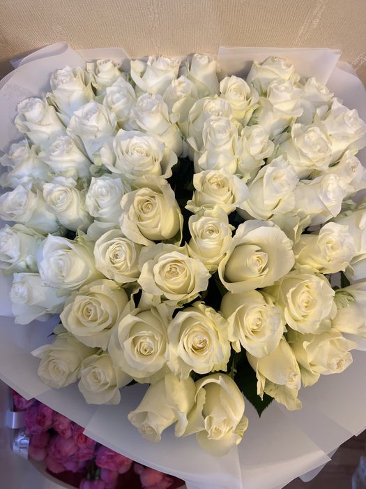 Цветы розы белые 50шт
