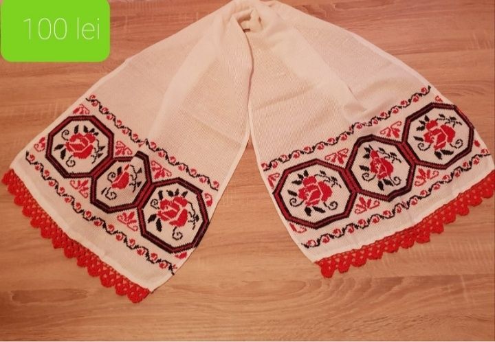 Prosop/ștergar tradițional lucrat manual pe etamină