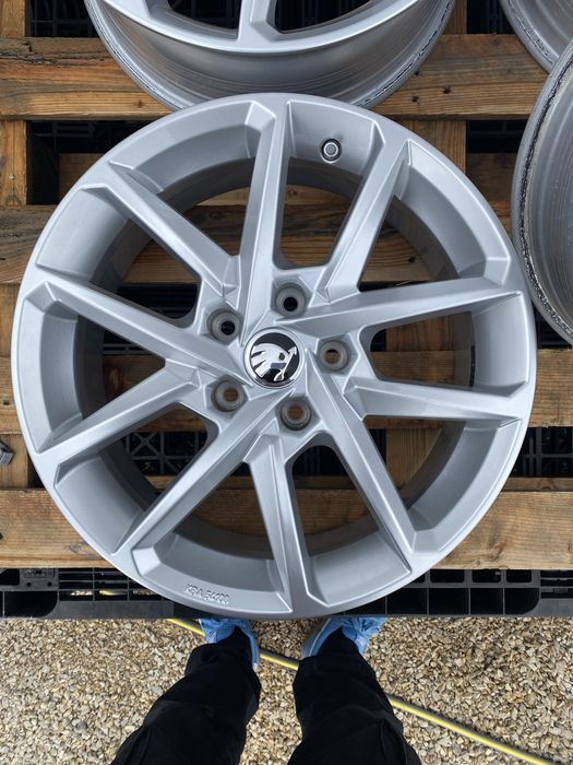 17 цола 5 х 112 мм Фолксваген , VW , Ауди , Шкода , Мерцедес