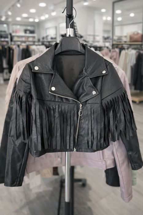 Кожено якенце за малки дами