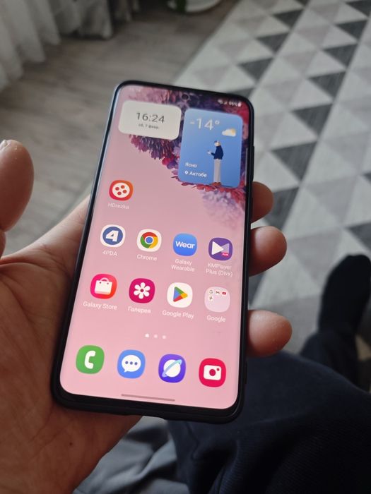 Смартфон Samsung S20