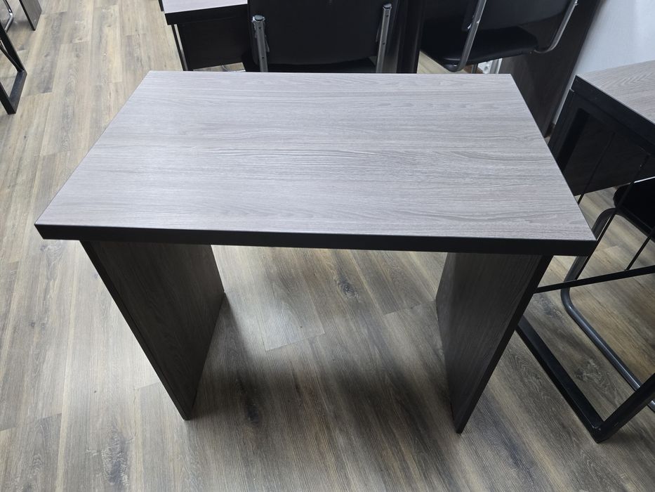 Продаются офисные и учебные стола и кресла