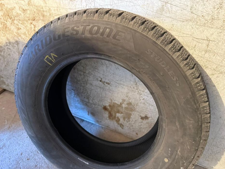 Продам резину Bridgestone.