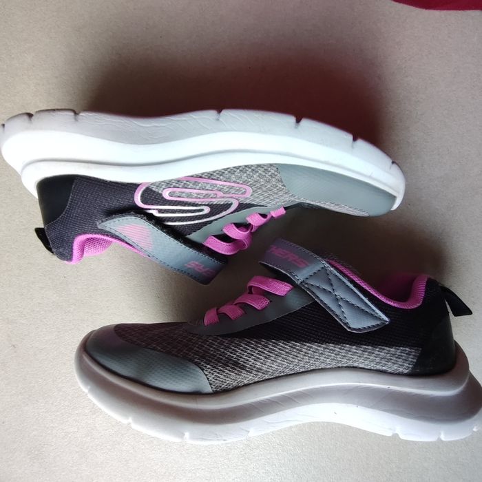 Skechers, mărime 34