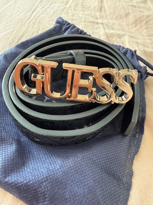 Тъмно сив дамски колан guess