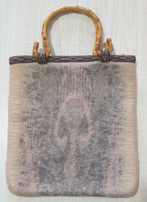 Оригинальная сумочка ручной работы.