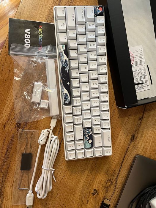 HXSJ V800 mexanik o'yin klaviaturasi | RGB | Yangidek holatda