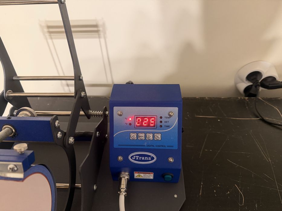 2 бр Термопреси.