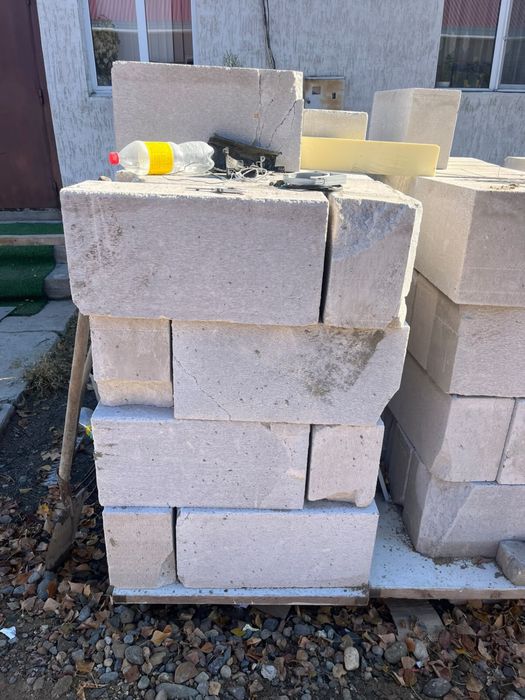 Продам газоблок 150-200 шт.