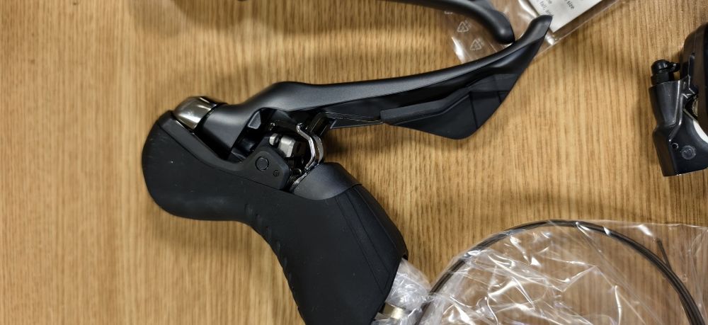 НОВИ Команди SHIMANO GRX Disc Brake Set Shift- | Brakelever ST-RX810 + BR-RX810 Flat Mount