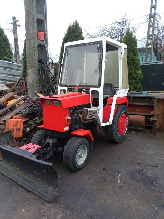 Vând ferrari și hako