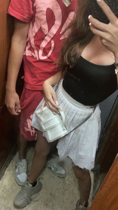 Бяла пола на ресни