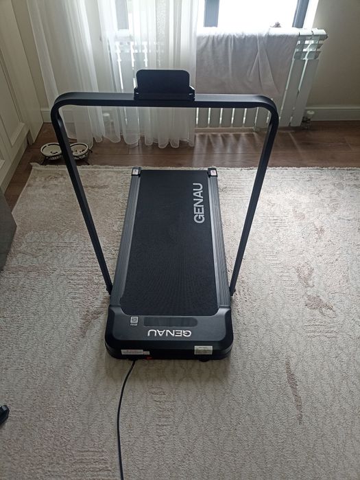 Беговая дорожка Genau.
