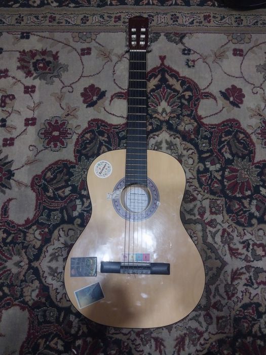 Продается гитара