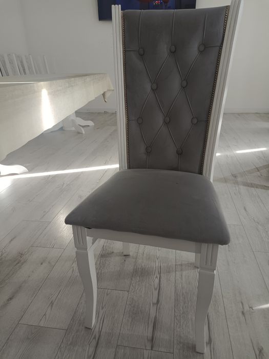 Стол и 18 стульев