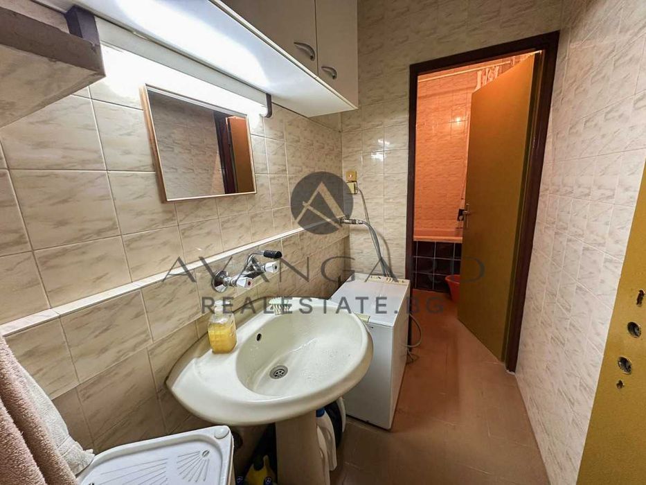 оф.23070 Просторен тристаен/ Каменица 1