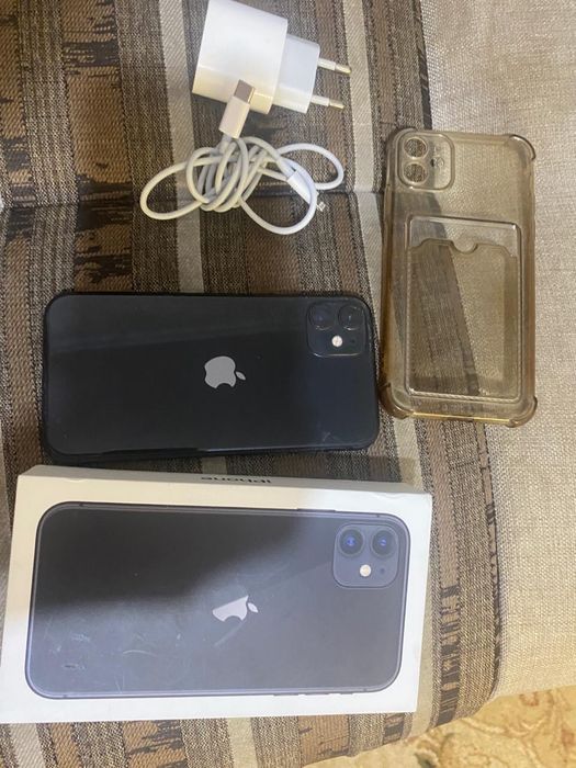 продам айфон 11.