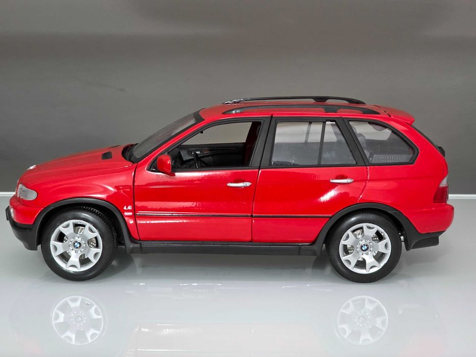 Macheta Auto 1/18 Welly BMW X5 4.4i