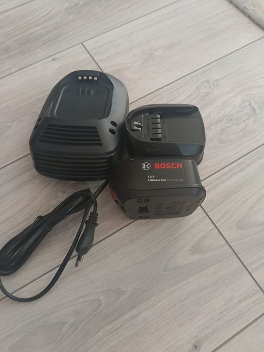 Acumulatori bosch si incarcator 18v lithium -ion