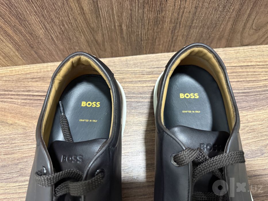 Кожаные кроссовки BOSS. Оригинал. Коричневый цвет. Отличное состояние.