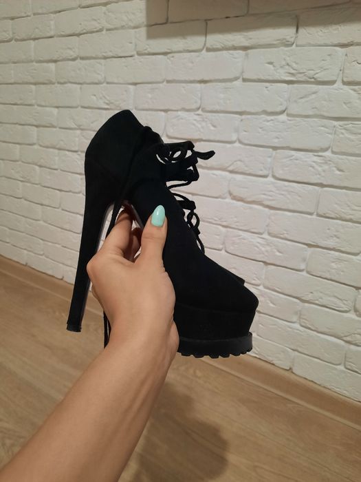 Босоножки женские