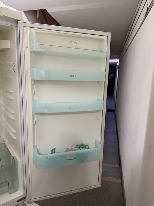 Frigider ( combina frigorifica) Electrolux