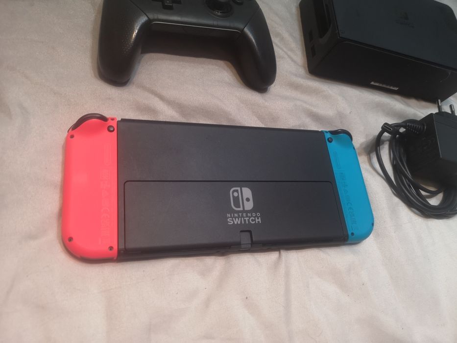 Nintendo Switch OLED + Nintedno Pro втори контролер