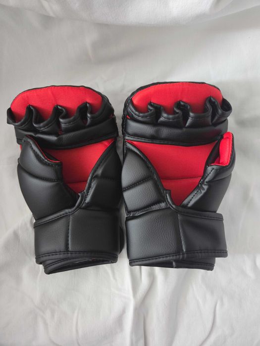 Manusi pentru sporturi de contact