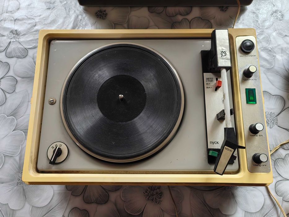 Проигрыватель электрофон  "Концертный- 304