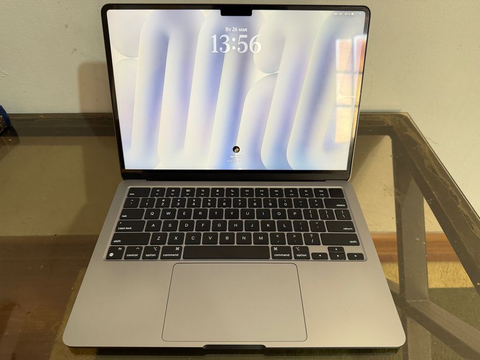 Срочно MacBook m2 256g 8g