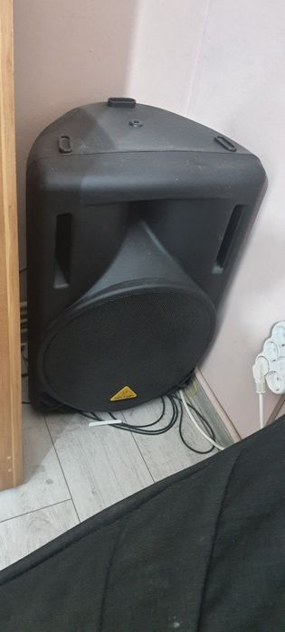 Set boxe behringer B215XL + amplificator azusa PMX-6S