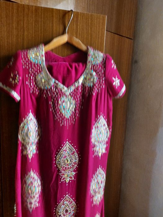 Нарядное, красивое платье со штанами