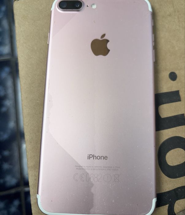 Vând IPhon 7Plus.  Versiune software 15.8.4