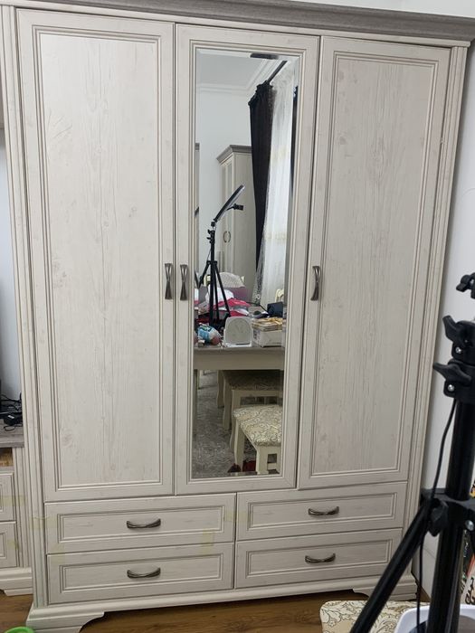 Шкаф большой