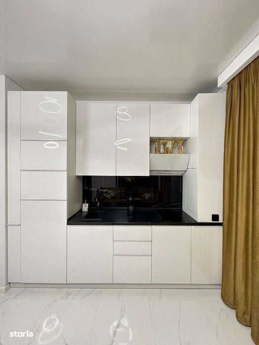2 cam lux | zona cluburilor/opera| comis 0 |250m de plaja | investitie