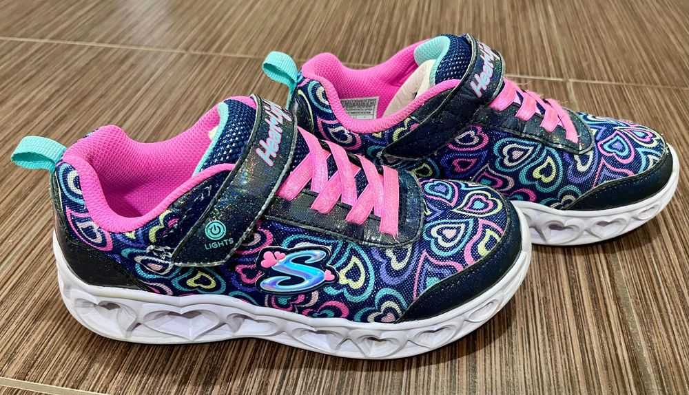 Skechers fete, Heart Lights Boogie Love cu LED, originali, mărimea 33
