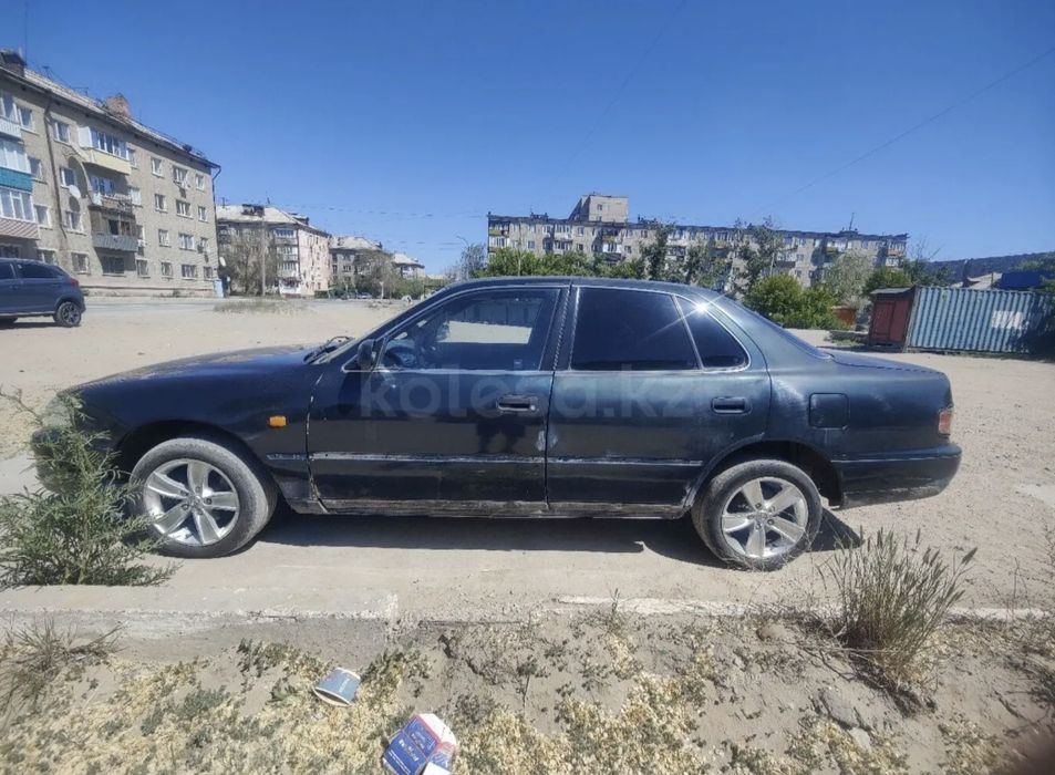 Продам машину toyota camry