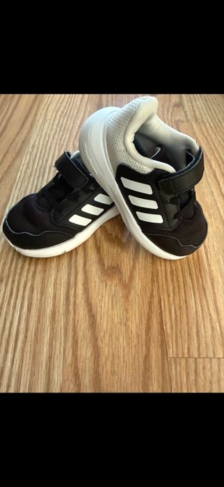 Papuci Adidas marimea 25